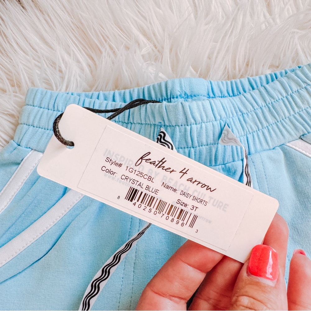 NWT Feather 4 Arrow | Blue Crystal Daisy Short - Picture 4 of 7